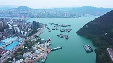 4K航拍船舶港口码头船只停留卸货长江经济视频的预览图